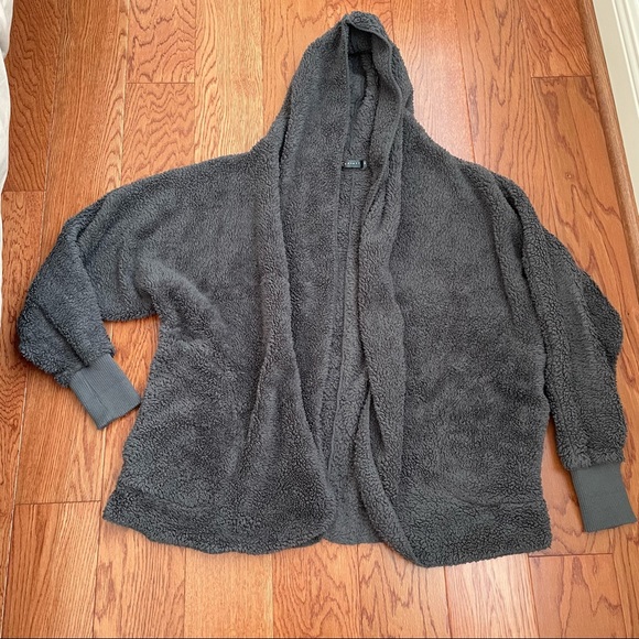 Dark gray bear coat from hazel boutique - Picture 2 of 4